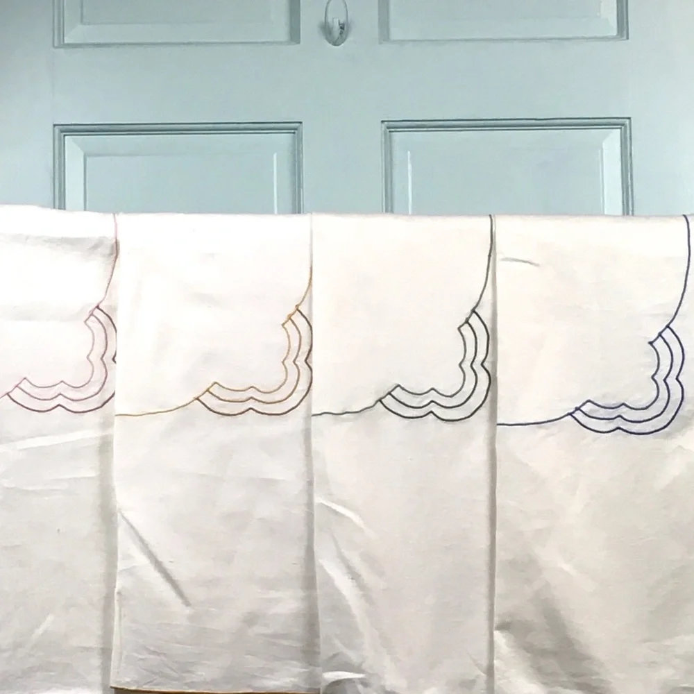 Vintage Linen Embroidered Tablecloths 40